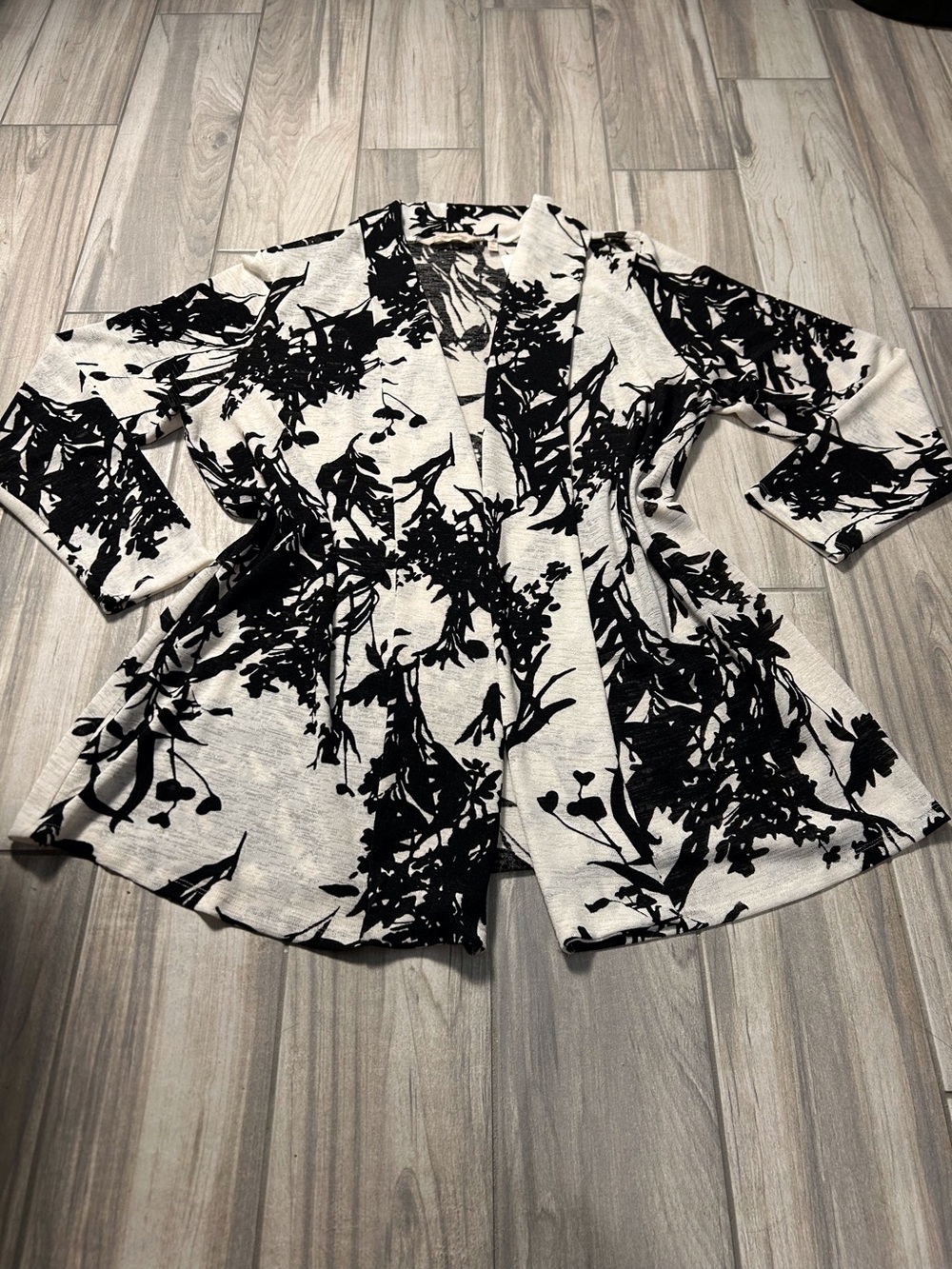 NWT Black Ivory Floral Open-Front Women's Cardigan Duster 1X  Boho Dainty